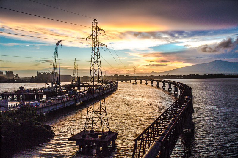 【6】建成后的杜阿拉城市供水项目二期武里河管桥项目。中地海外集团有限公司喀麦隆公司供图
