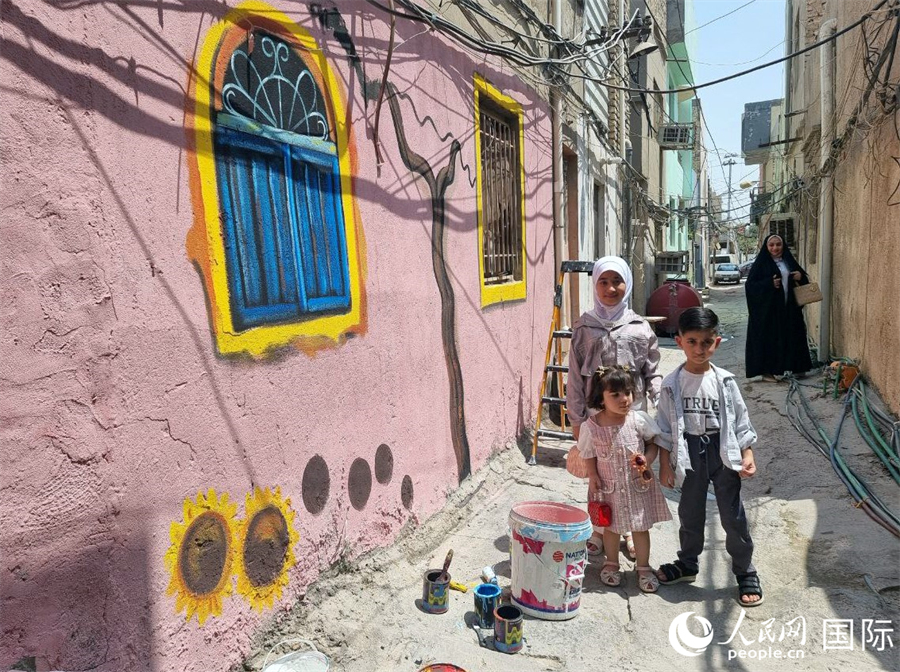 几名伊拉克儿童。人民网 伊纳斯·易卜拉欣摄