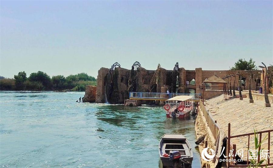 当地政府把水车作为旅游资源进行开发。人民网 伊纳斯·易卜拉欣摄