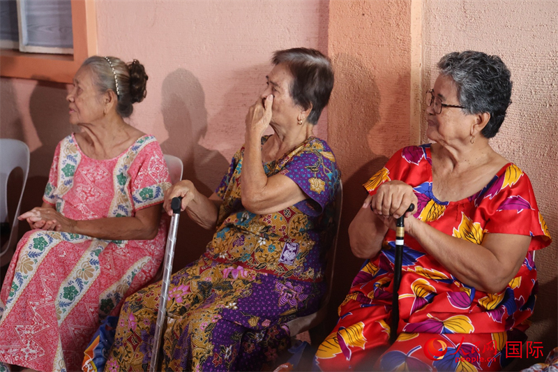 马帕尼克村慰安妇幸存者隆重聚会,集体控诉日军当年暴行,呼吁迟迟未到的正义。人民网记者 樊帆摄