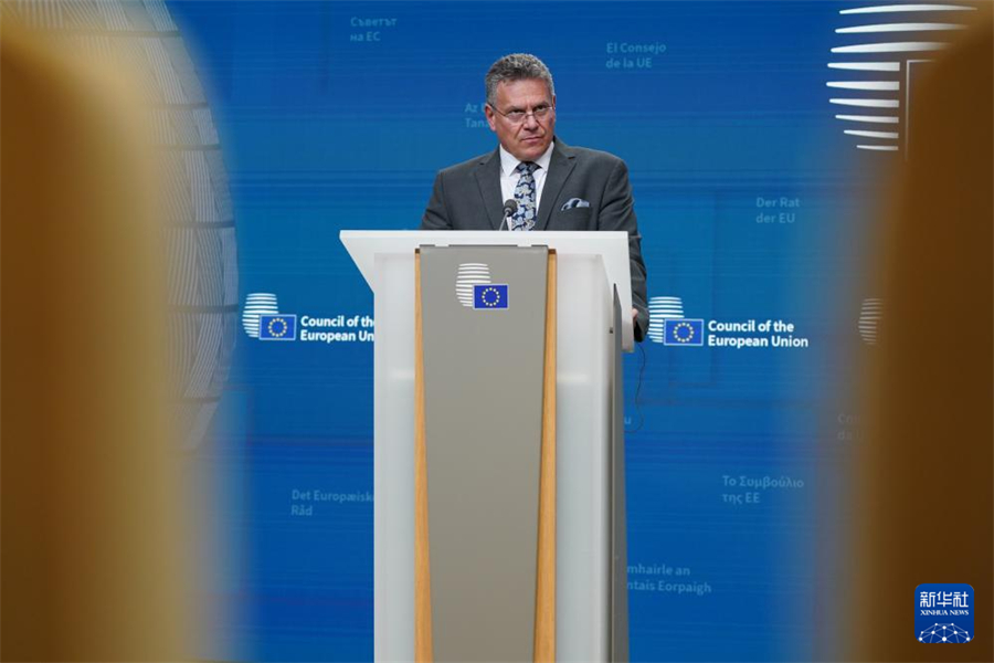 7月14日，在比利时布鲁塞尔，欧盟委员会负责贸易和经济安全等事务的委员谢夫乔维奇出席新闻发布会。新华社记者 彭子洋 摄