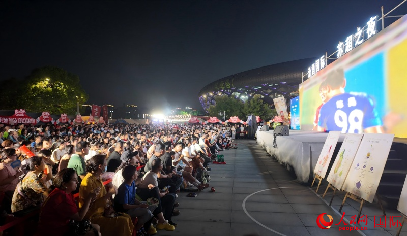 “苏超”第二现场。人民网 钟文兴摄