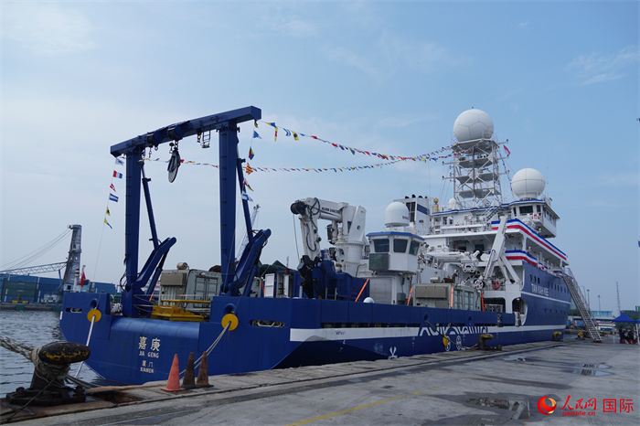 “嘉庚”号科考船。人民网记者 曹师韵摄