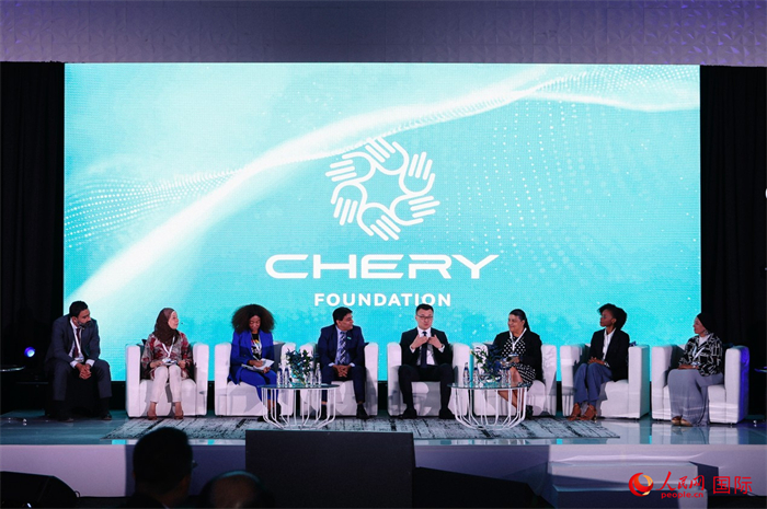 “非洲教育冠军”活动的小组讨论环节。人民网 刘畅摄