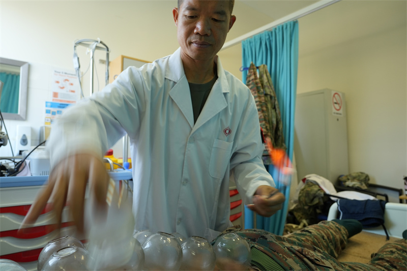 【4】图为中医诊疗活动现场。摄影：高妍