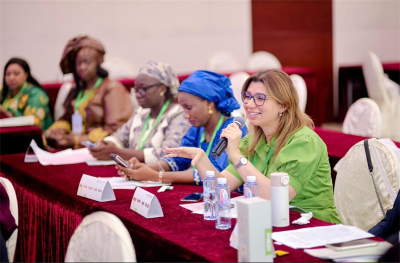 纳迪娅参加讨论会。受访者供图