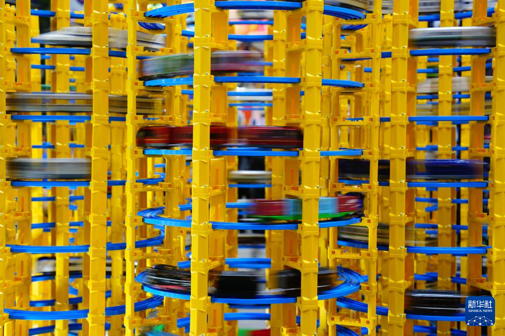 这是8月28日在日本东京玩具展上拍摄的火车玩具。新华社记者 贾浩成 摄