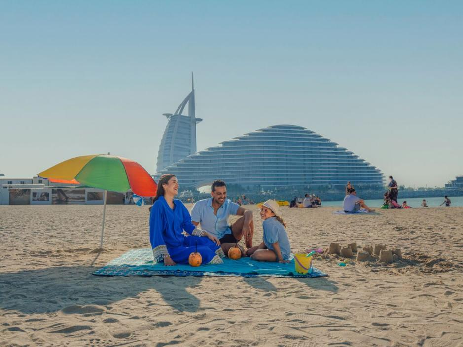 迪拜风筝海滩一景。迪拜经济和旅游局供图