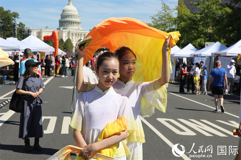 5、上万人参加了华盛顿中国文化节活动。 人民网记者 李志伟摄