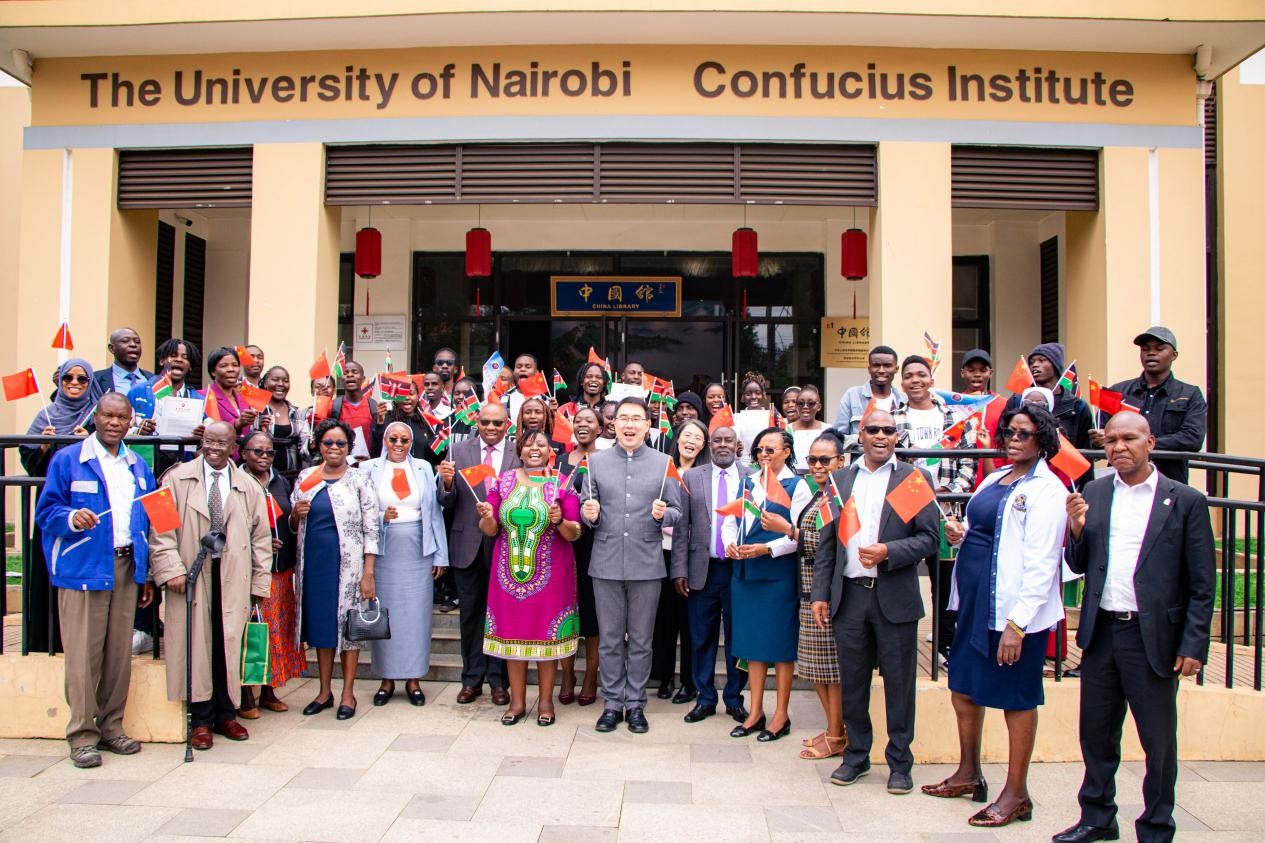 送行仪式现场。孔子学院供图