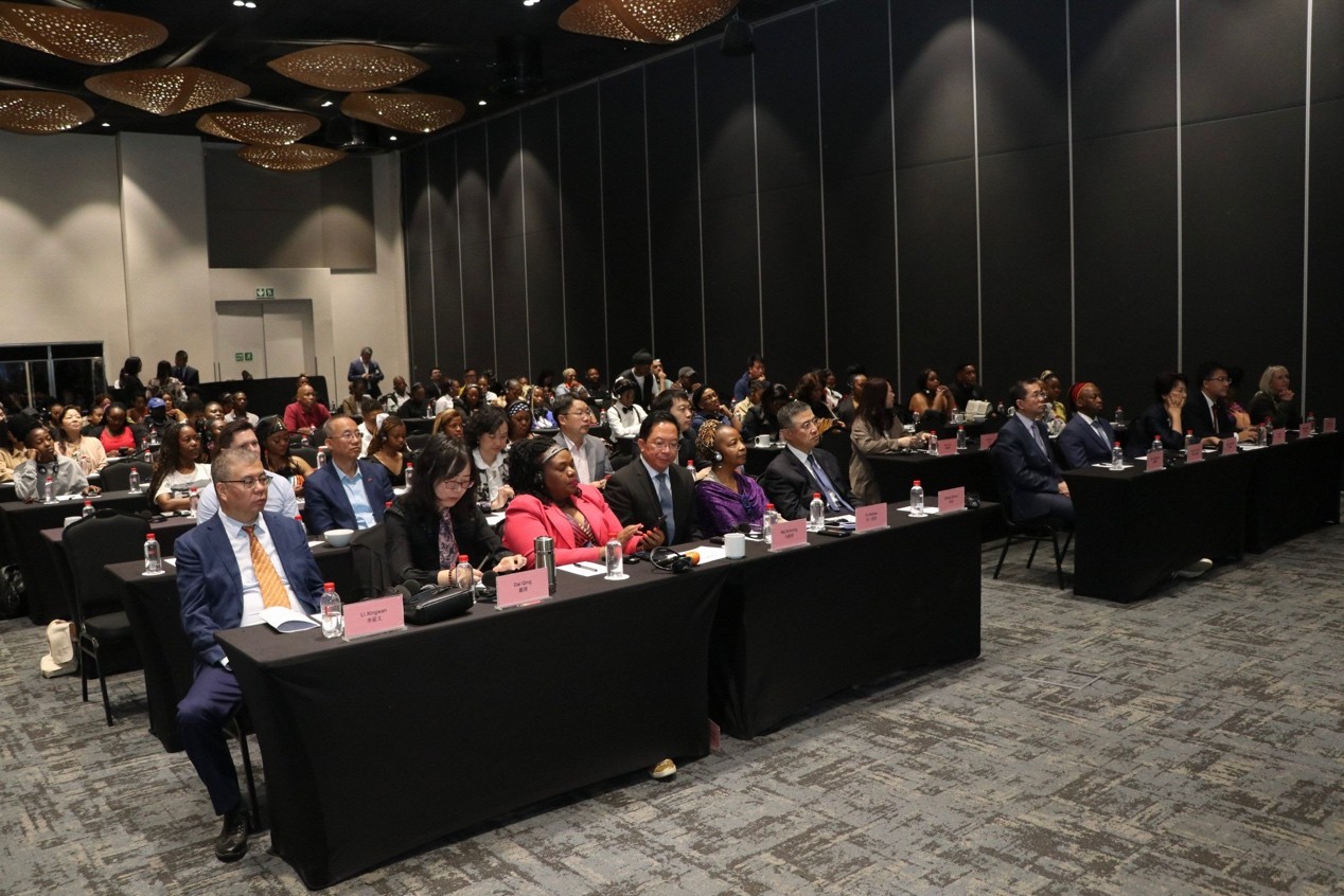 图为观摩会现场。中国外文局西欧与非洲传播中心供图