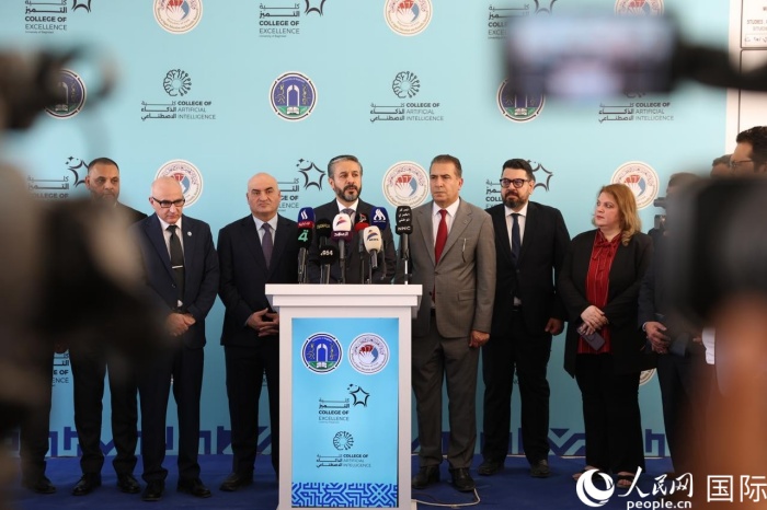 图为巴格达大学就人工智能学院举办新闻发布会。人民网 伊纳斯·易卜拉欣摄