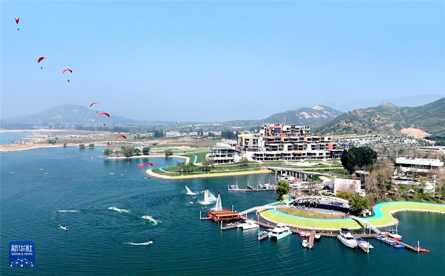 9月14日拍摄的石家庄市元氏县蟠龙湖景区一角（无人机照片）。新华社记者 王晓 摄