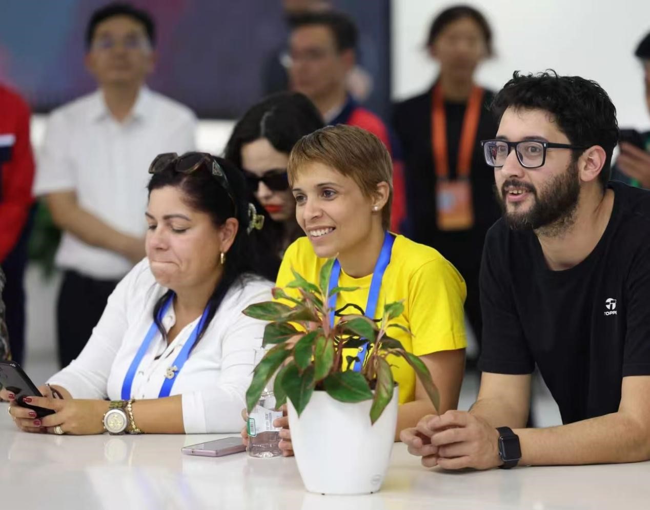 2025“一带一路”媒体合作论坛中外媒体联合采访团在云天化天安化工采访调研。人民网记者 张武军摄