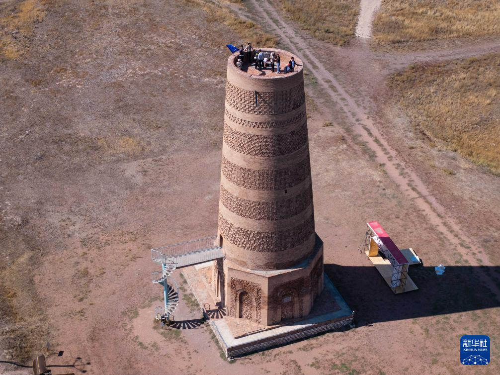 这是9月20日在吉尔吉斯斯坦楚河州拍摄的布拉纳塔（无人机照片）。新华社记者 李任滋 摄