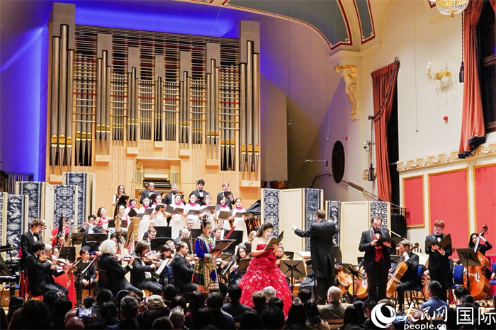 伦敦尤利西斯乐团携手贵州文演首次呈现采风原创曲目《贵州回忆》。杨浩鹏摄