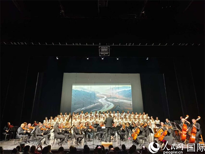 “庆国庆·唱黄河”大型交响音乐会现场。人民网记者 尚凯元摄