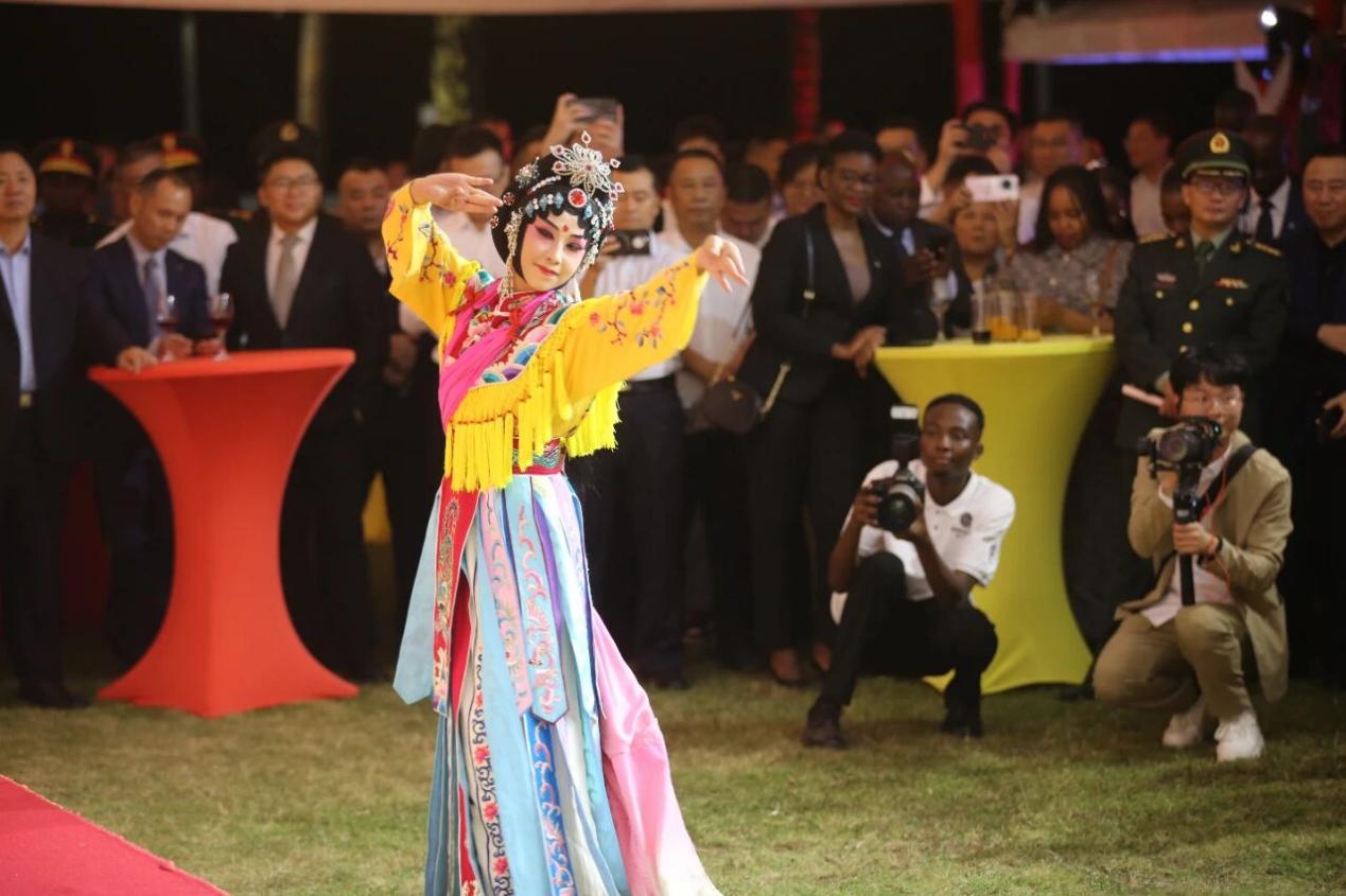 招待会现场。驻坦桑使馆供图