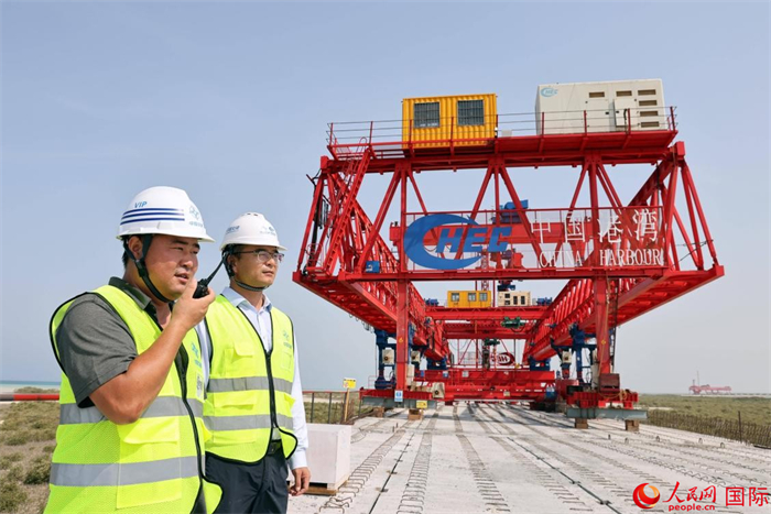 施工现场。人民网记者 管克江摄