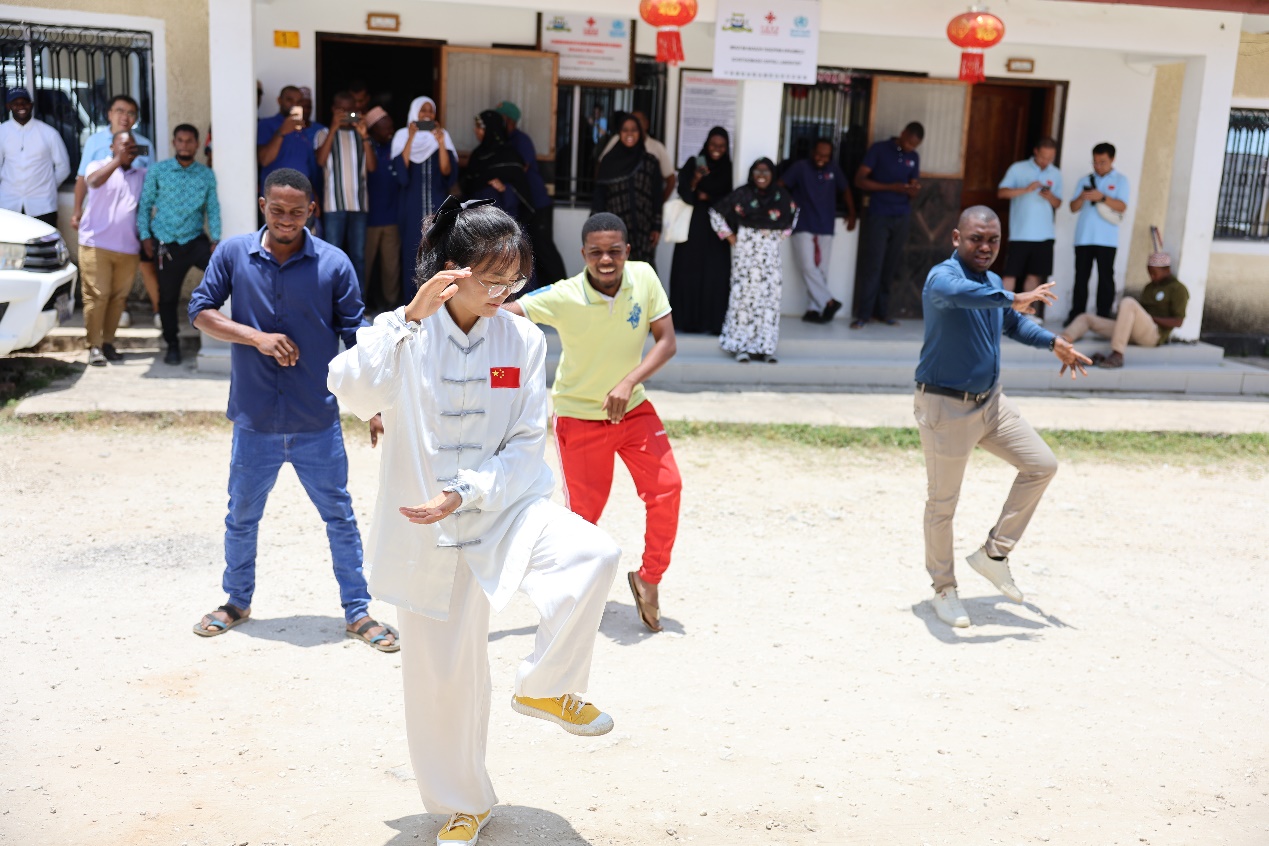 活动现场。侯建文摄