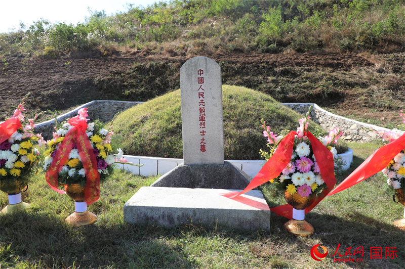 图为位于朝鲜黄海北道新坪郡的中国人民志愿军烈士墓。 人民网记者 刘融摄