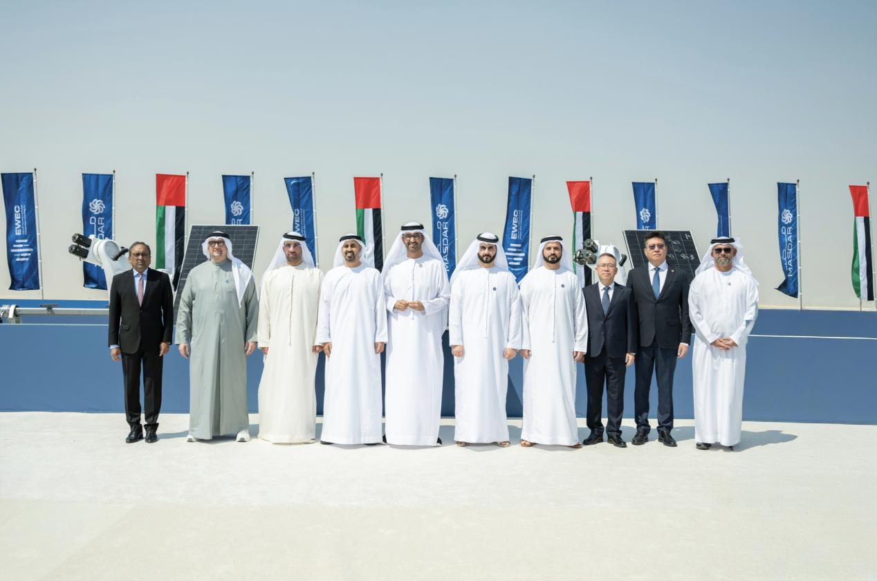 图为项目奠基仪式合影。中国电建供图