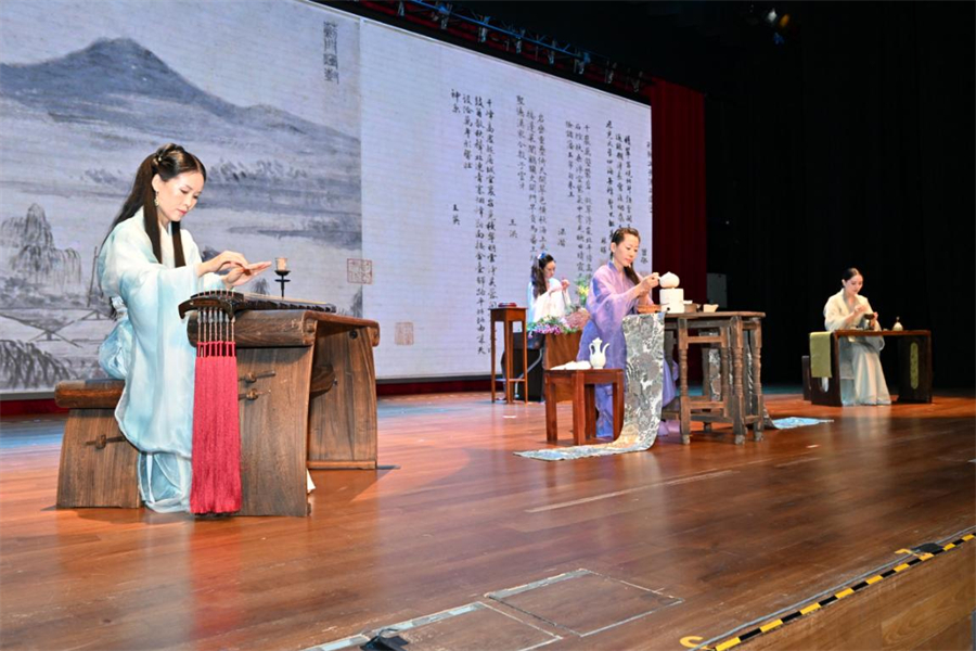 新加坡梵茶文化呈现了独具韵味的“文人雅集”表演。新加坡中国文化中心供图
