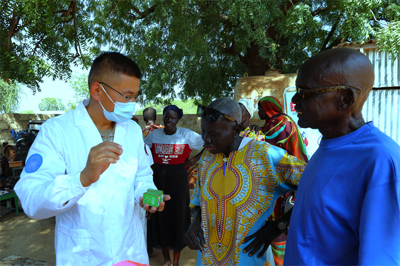 义诊活动现场。韩瑞田摄