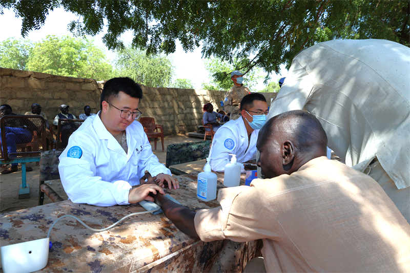 义诊活动现场。韩瑞田摄