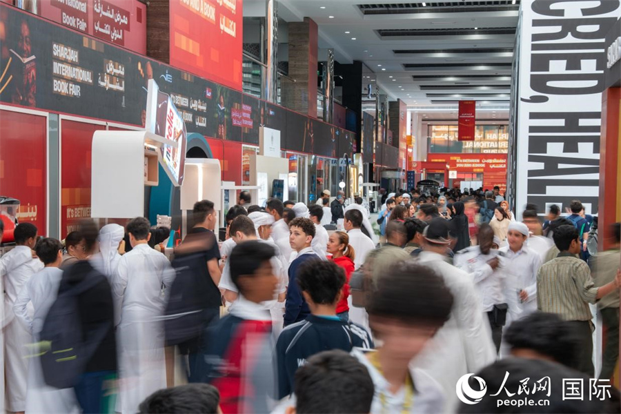 书展上人头攒动。人民网 塔里克·易卜拉欣摄