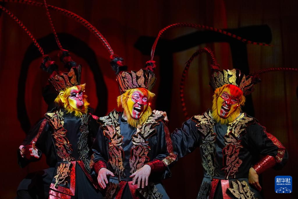 11月12日晚，歌剧《猴王悟空》在美国旧金山进行最后一次彩排。新华社记者 吴晓凌 摄