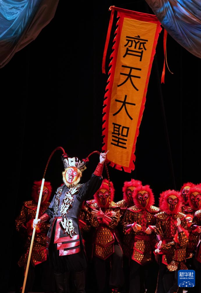 11月12日晚，歌剧《猴王悟空》在美国旧金山进行最后一次彩排。新华社记者 吴晓凌 摄