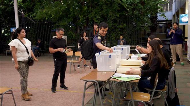 智利举行总统和议会选举