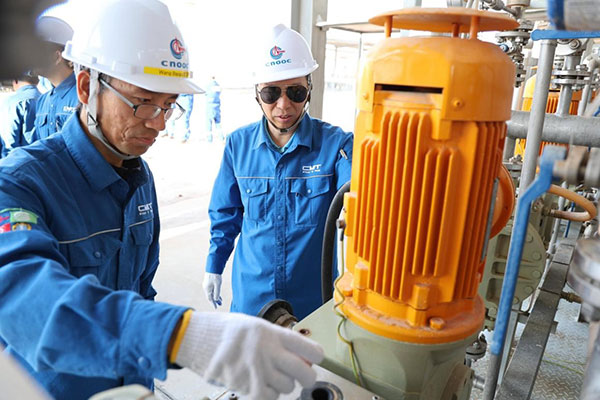 现场工作检查。人民网伊纳斯·易卜拉欣 摄