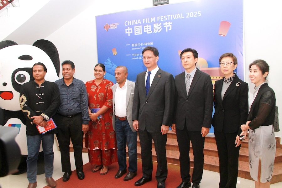 图为出席开幕式的嘉宾合影留念。中国驻斯里兰卡大使馆供图。