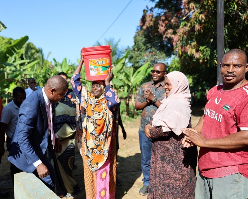 取水仪式。侯建文摄