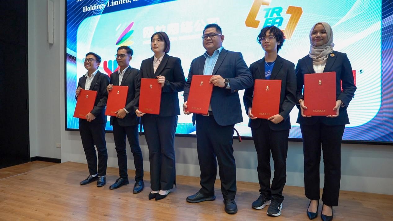 网龙网络公司与马来西亚高校电竞联盟及高校合作备忘录签约仪式。主办方供图