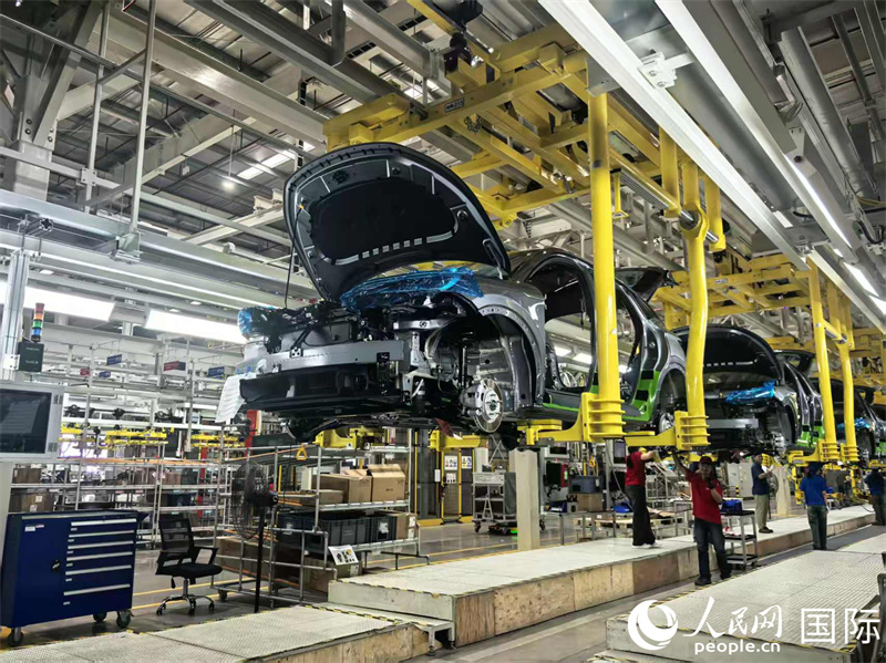 比亚迪泰国工厂生产繁忙。人民网记者 覃心摄