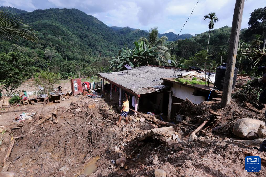 这是12月12日在斯里兰卡巴杜勒地区拍摄的受损房屋。新华社发（阿吉特·佩雷拉摄）