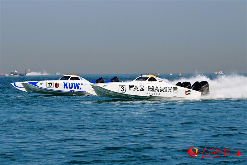 双艇角逐。人民网 塔里克·易卜拉欣摄