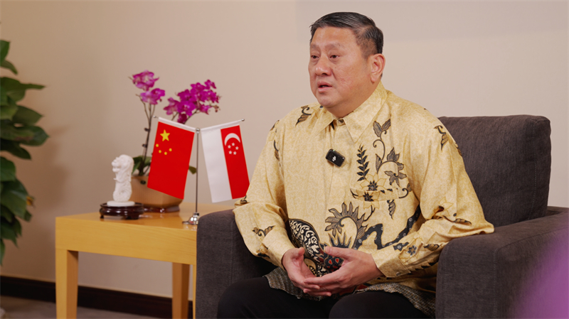 陈海泉接受采访。广西商务厅供图