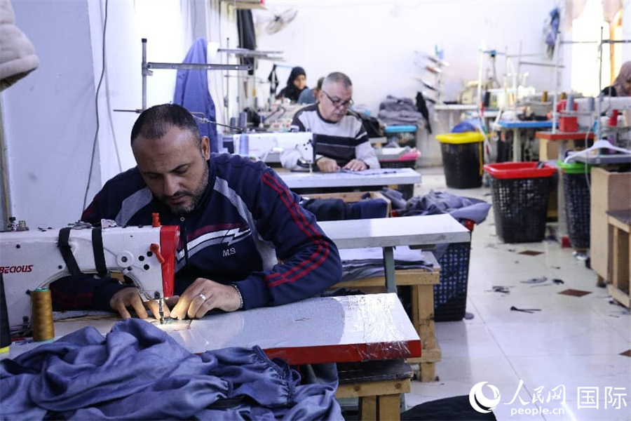 萨阿德的纺织加工厂。人民网伊纳斯·易卜拉欣摄