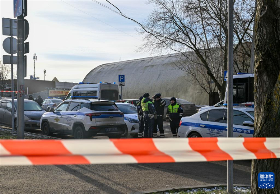 这是12月24日在俄罗斯首都莫斯科南部拍摄的爆炸事件现场。新华社记者 郝建伟 摄