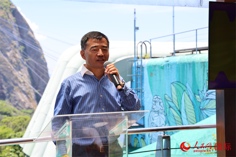 中国石油巴西公司负责人曹民权在启动仪式上致辞。人民网实习生 侯天泽摄