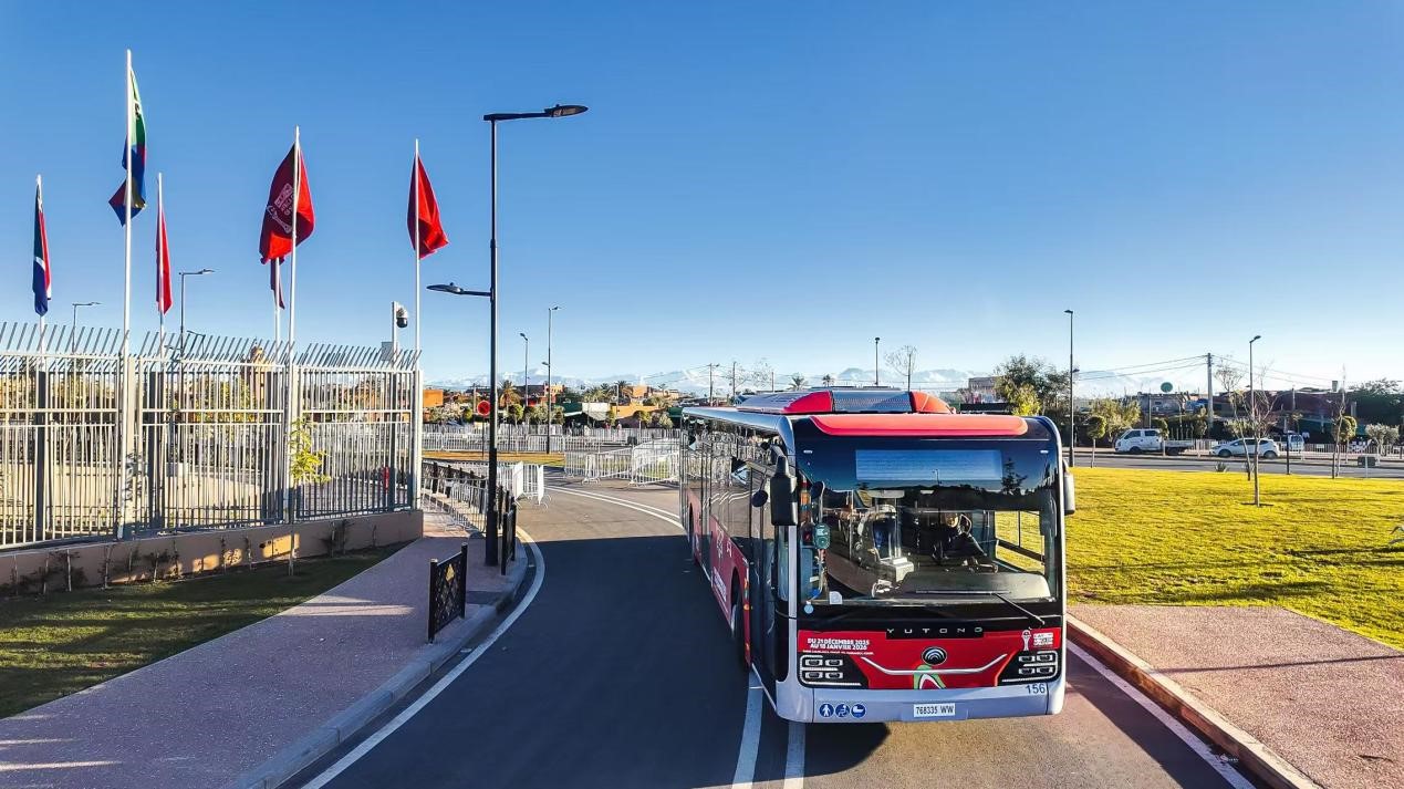 中国客车在马拉喀什城区运营场景。胡敬超摄