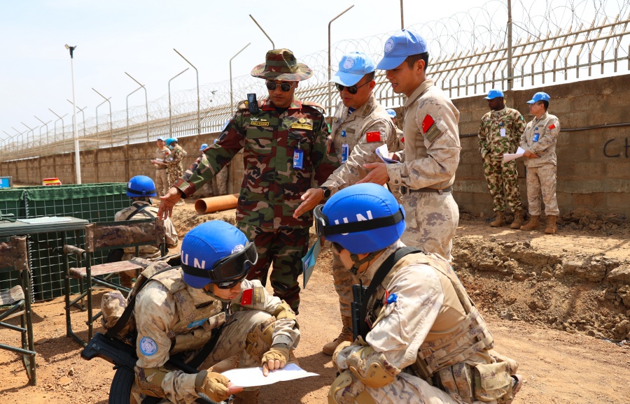 受领任务。韩瑞田摄