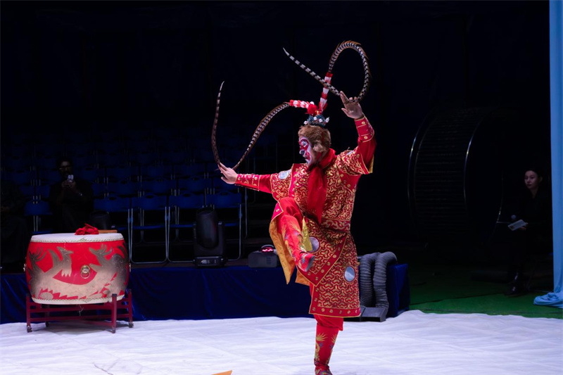 “美猴王”表演受到欢迎。科威特中国文化中心供图