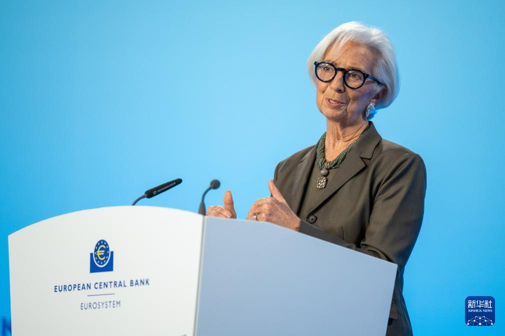 2月5日,欧洲央行行长拉加德在德国法兰克福欧洲央行总部出席新闻发布会。