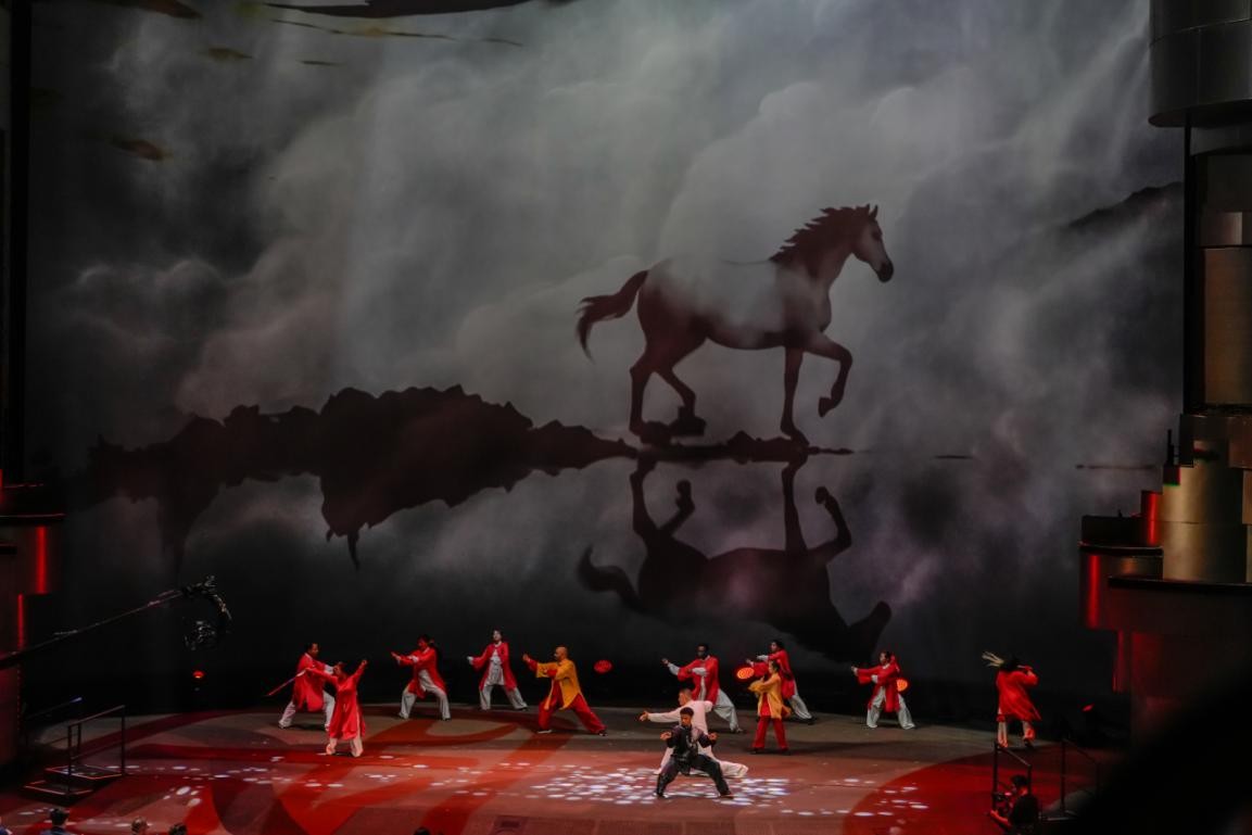 阿联酋武术爱好者呈现的交响曲《龙马精神》。塔里克·易卜拉欣摄