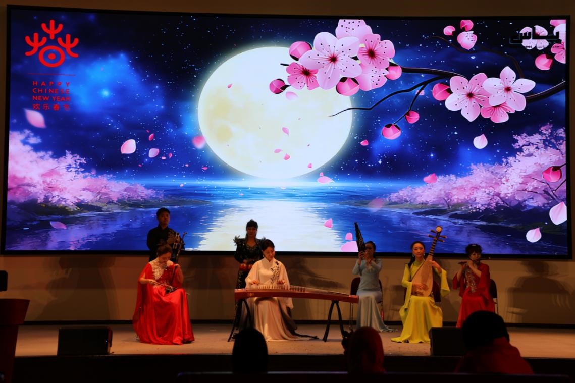 民乐合奏《花好月圆》。阿联酋中国文化中心供图